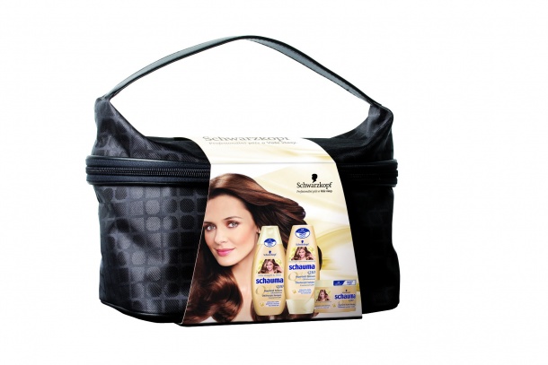	Schauma Q10 – krásná dárková taštička obsahuje šampon, balzám a pečující masku, DMOC: 259,90 Kč 