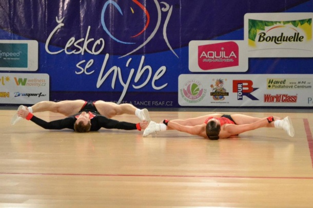 Daniel Komarov a Kateřina Šmejkalová v akci na FISAF AEROBIC and DANCE 2012