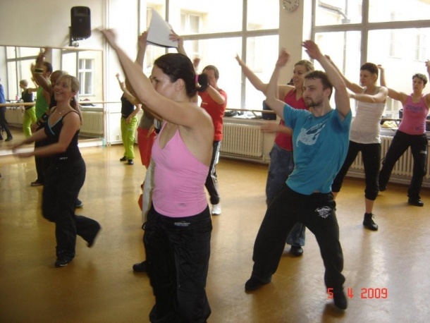 zumba ve skupinách